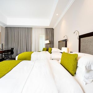 Executive Grand Deluxe King Room